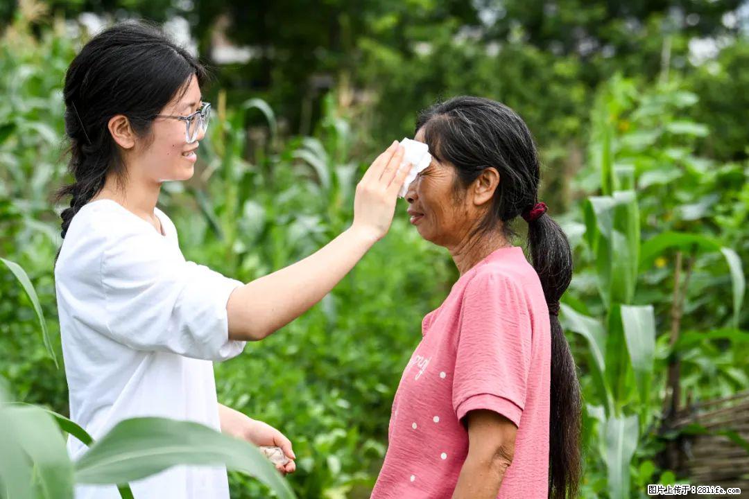 全网追的“扁担女孩”，找了一份暑假工，时薪12元 - 拉萨生活资讯 - 拉萨28生活网 lasa.28life.com